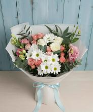 Букет цветов из:  Розы, Лизиантусы и Хризантемы в Сарапуле