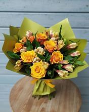 Букет цветов из:  Альстромерии и Розы в Сарапуле