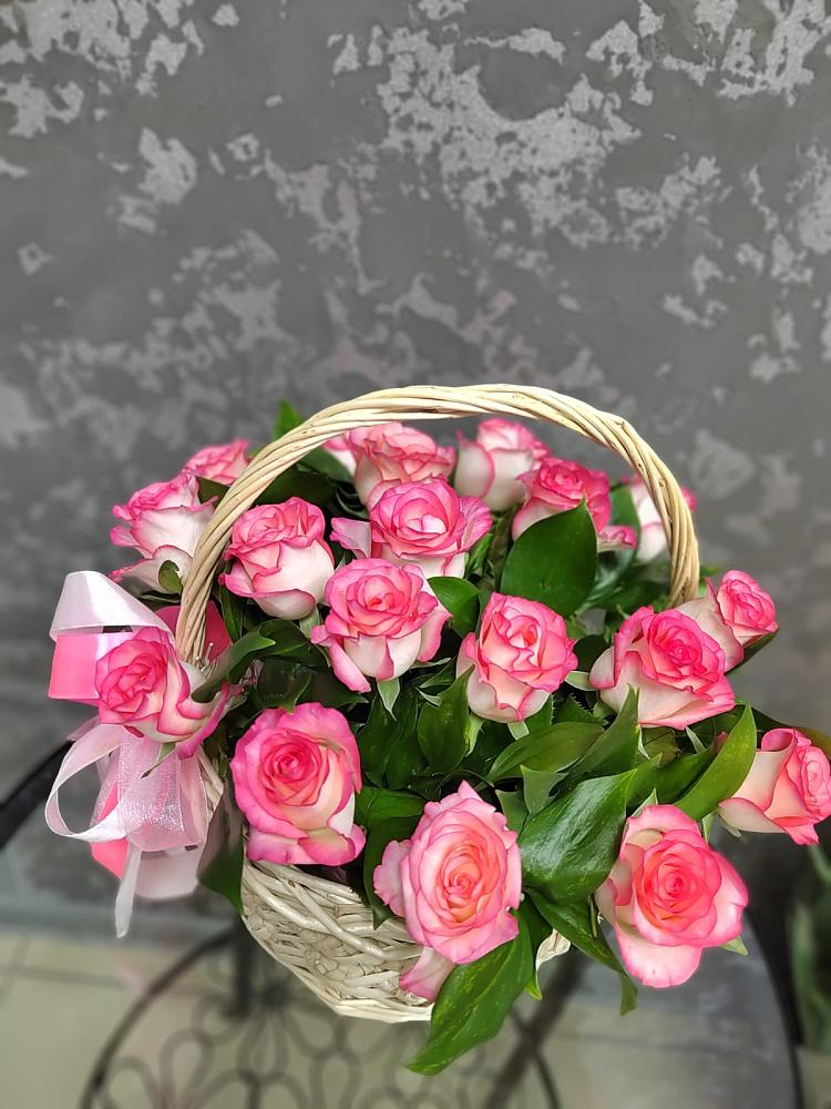 Цветочная композиция из Розы в корзине в Сарапуле