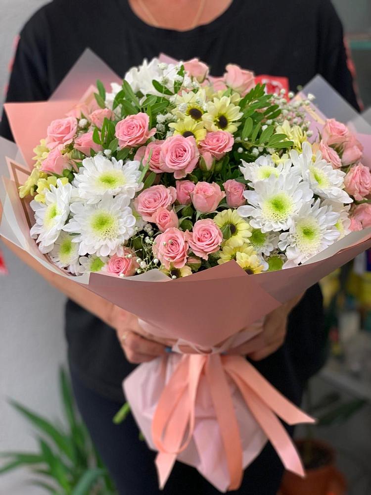 Букет цветов из: Розы и Хризантемы в Сарапуле