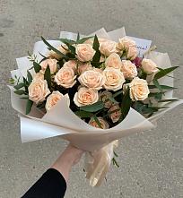 Букет Кремовые розы Латте в Сарапуле