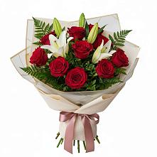Букет цветов из:  Лилии и Розы в Сарапуле
