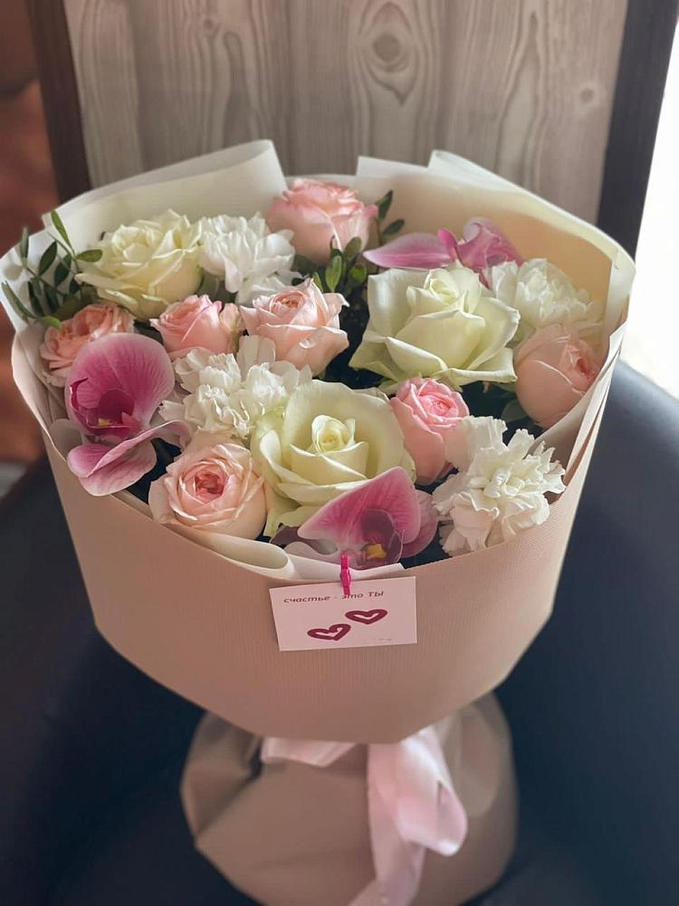 Букет цветов из: Орхидеи, Розы и Гвоздики в Сарапуле