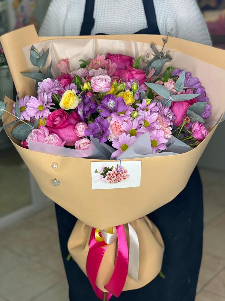 Букет цветов из: Хризантемы, Гвоздики и Альстромерии в Сарапуле