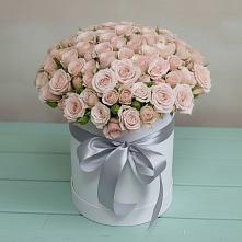 Цветочная композиция из Розы в шляпной коробке в Сарапуле