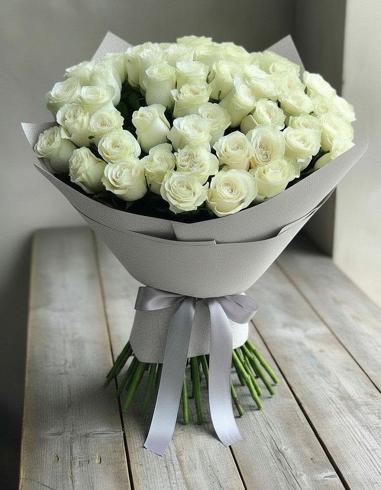 Букет 35 Белых роз в Сарапуле