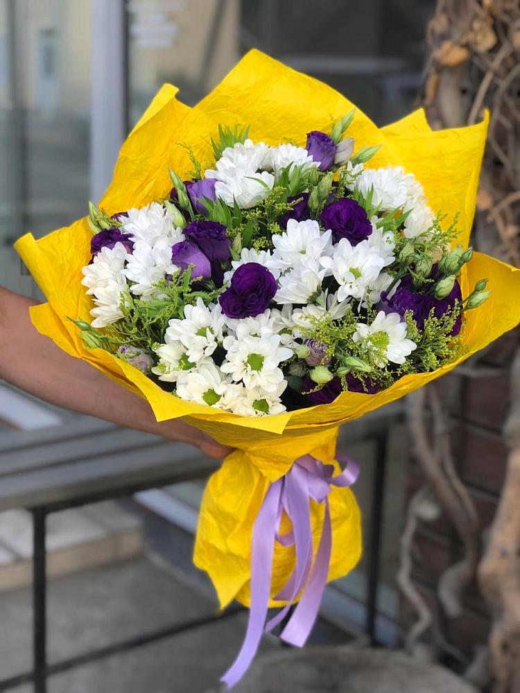 Букет цветов из: Ирисы, Хризантемы и Ромашки в Сарапуле