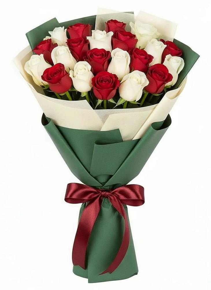 Букет Микс из красных и белых роз в Сарапуле