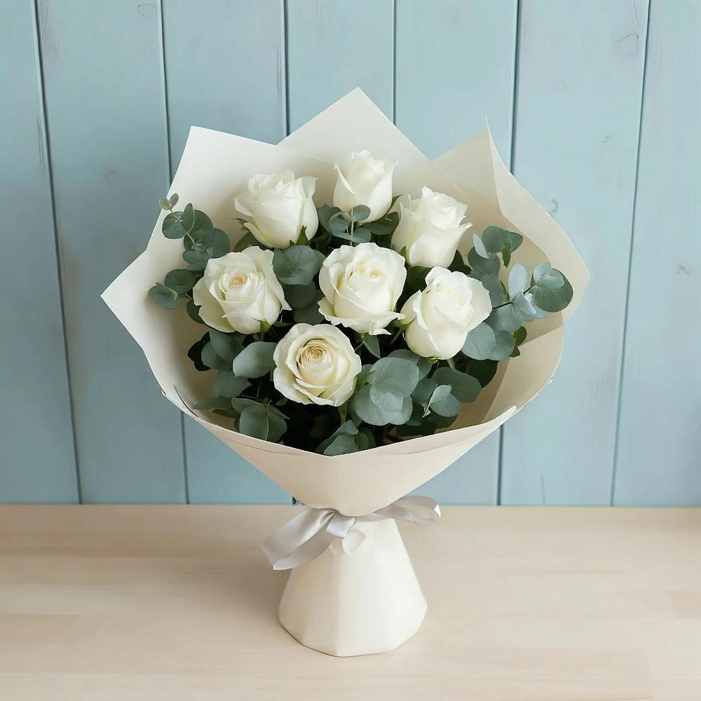 Букет Белые розы в Эвкалипте в Сарапуле