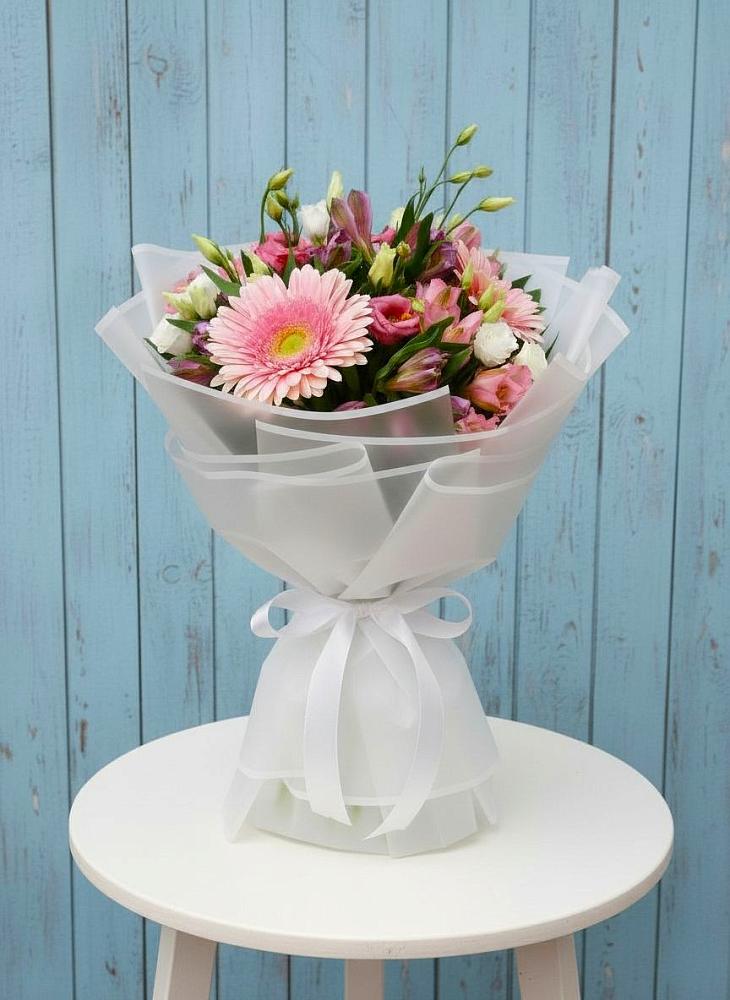 Букет цветов из: Герберы, Альстромерии и Лизиантусы в Сарапуле