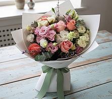 Букет цветов из:  Розы, Лизиантусы и Гвоздики в Сарапуле