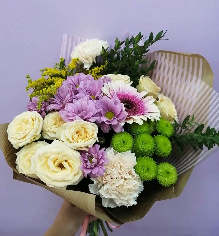 Букет цветов из: Хризантемы, Розы, Гвоздики и Герберы в Сарапуле