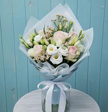 Букет цветов из:  Розы и Лизиантусы в Сарапуле