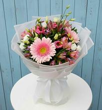 Букет цветов из:  Герберы, Альстромерии и Лизиантусы в Сарапуле