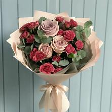 Букет цветов из:  Гвоздики и Розы в Сарапуле