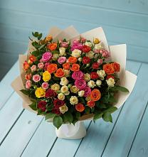 Букет Микс из разноцветных кустовых роз в Сарапуле