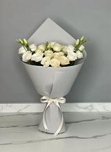 Букет цветов из:  Розы и Лизиантусы в Сарапуле